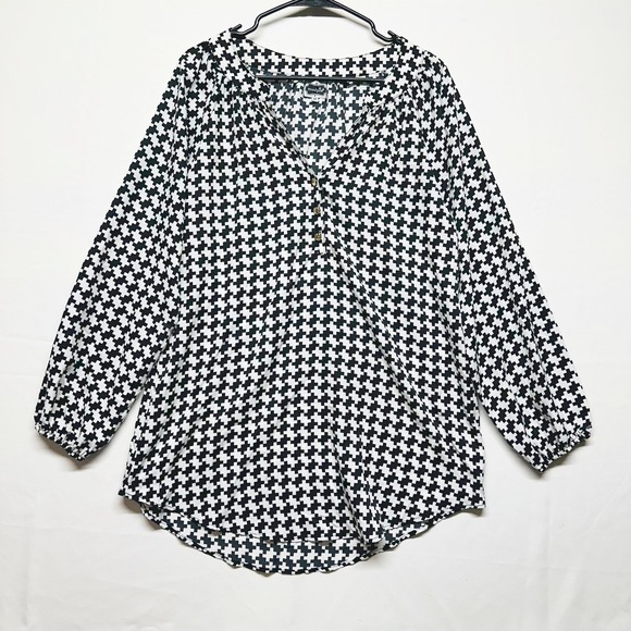Mud Pie Tops - Mud Pie Women's Black & White Houndstooth Print Long Sleeve V-neck Tunic Medium